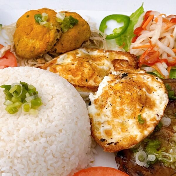 S4. Cơm Sườn Bì Chả Trứng