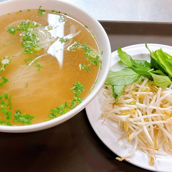 P12. Phở Không – Pho plain (no meat)