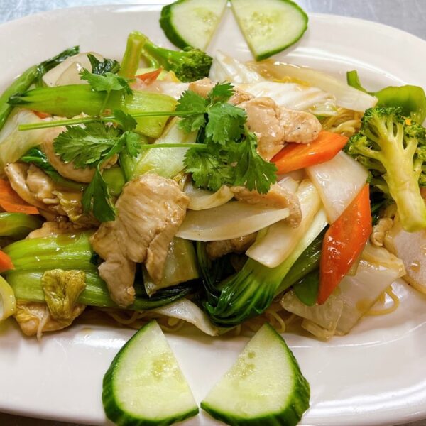 H5. Chicken Stir-fried Noodles (Mì Xào Gà)