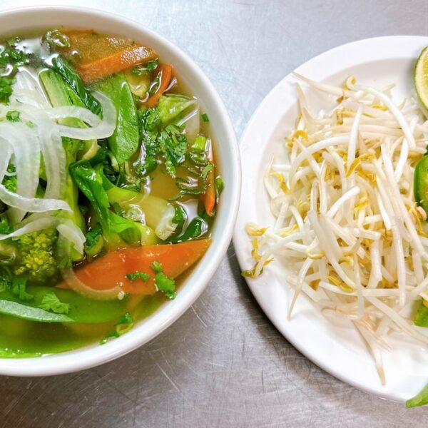 P8. Phở Chay (Phở Rau Cải) – Tofu and Vegetable Pho