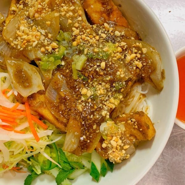 B11. Bún Đậu Hủ Xào Sả – Stir-fried Tofu with Lemongrass and Vermicelli Noodles