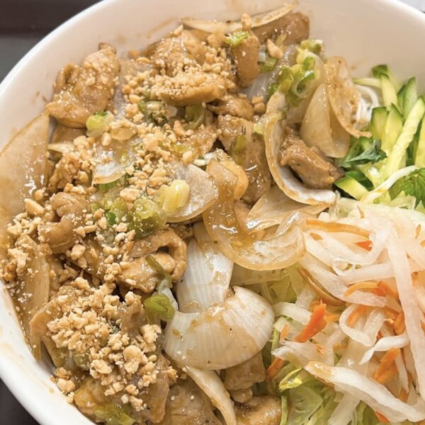 S12. Bún Gà Xào Gừng